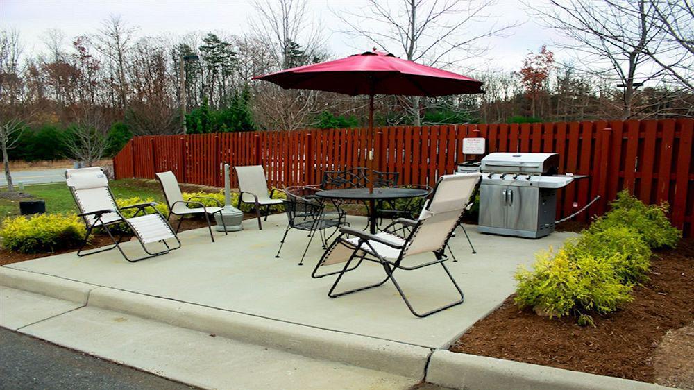 Affordable Suites Of America Fredericksburg Extérieur photo